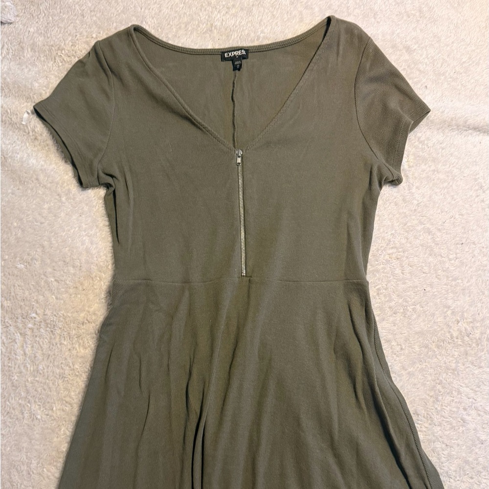 Express Dress with Front Zipper